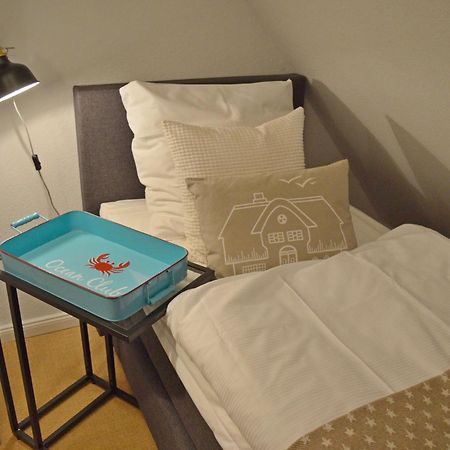 Morderne 3-Zimmerwohnung In Einer Hausscheibe Unter Reet Westerland Ngoại thất bức ảnh